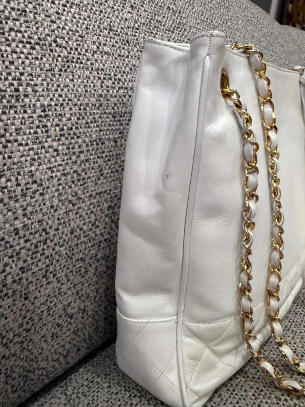 Chanel Vintage Lambskin Quilted Shoulder Bag white-